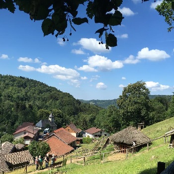 Une partie extérieure.